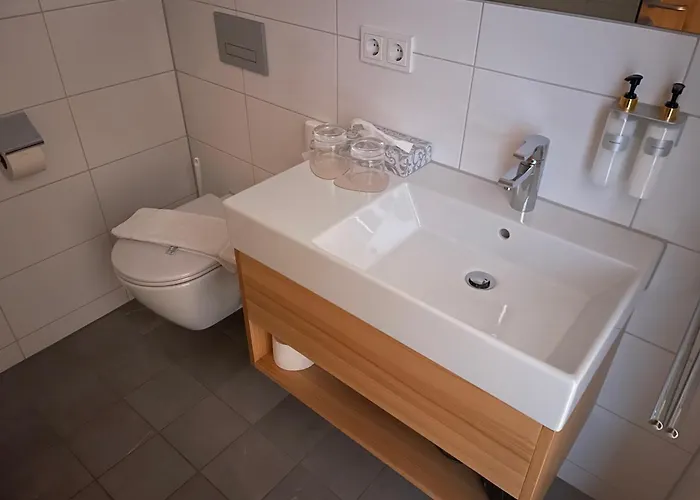 Johann Szálloda Lauterach